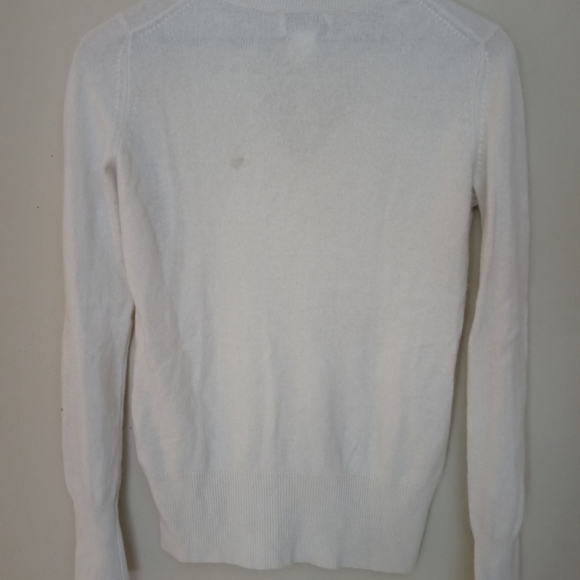 Neiman Marcus Cashmere off white Sweater - Picture 3 of 8